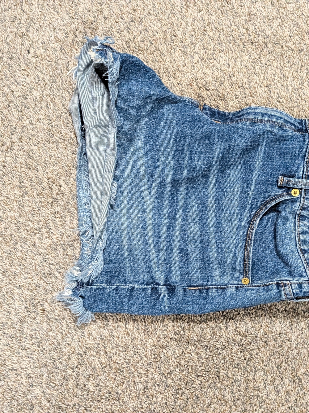 Universal Thread Distressed Denim Shorts - Picture 3 of 4